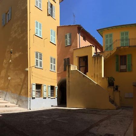Between The Roofs Of Menton Old Town And The Sea Exteriör bild